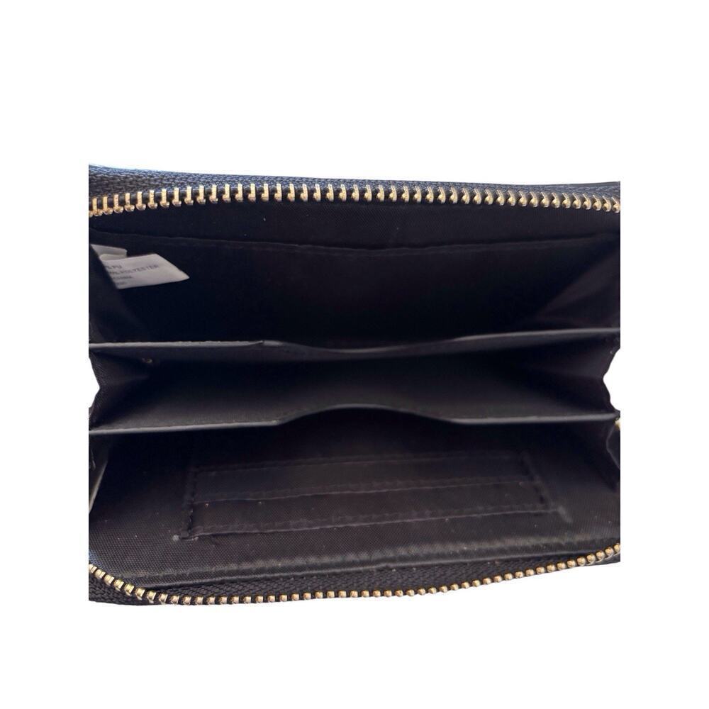GUESS Medium Zip Around Wallet Black Faux Croc Leather Gold Grommet Studs - Picture 5 of 7